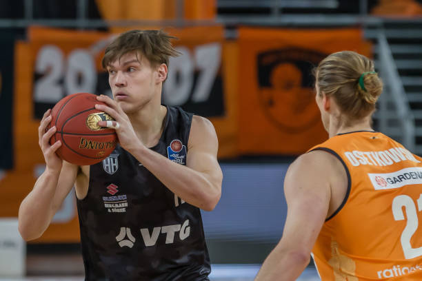 升班马并不 升班马并不