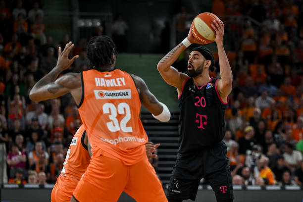 在绿茵场上 在绿茵场上