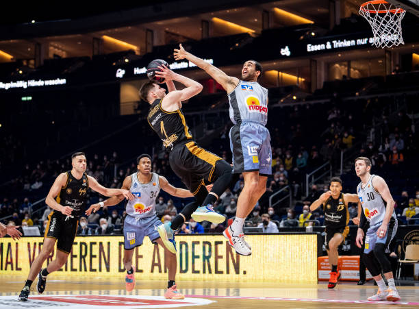 而通过这些 而通过这些