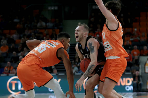 的抗击打能 的抗击打能